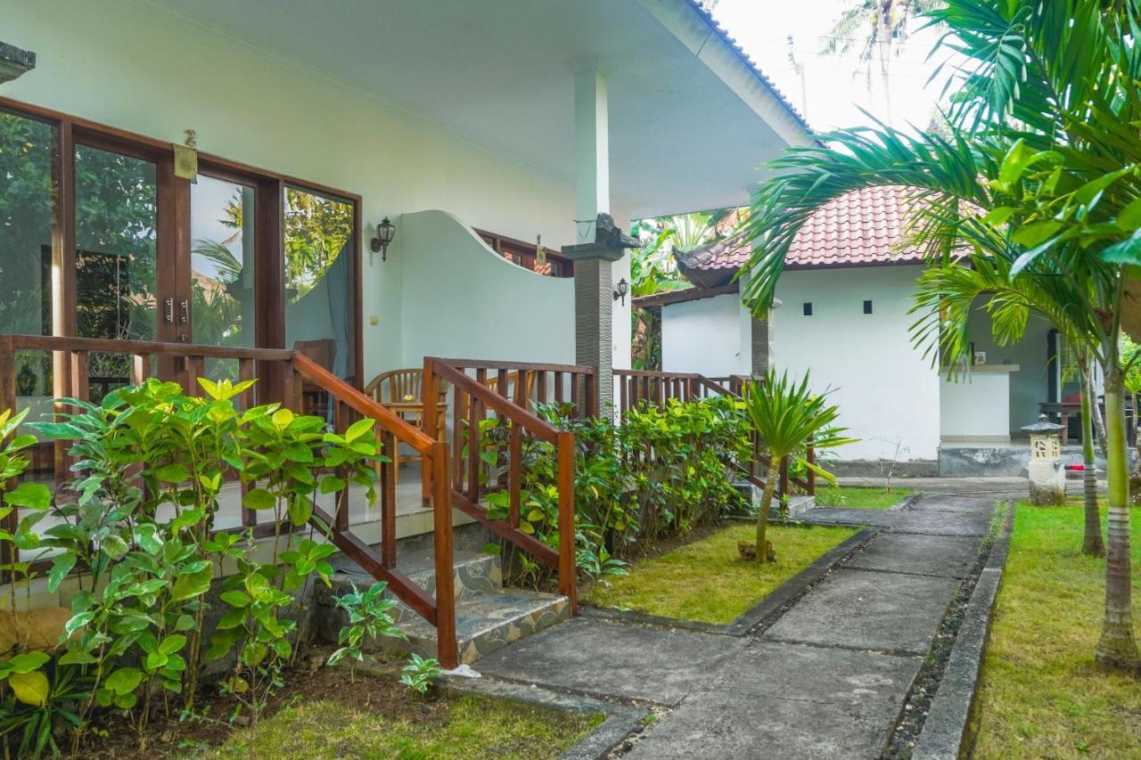 Pemuntalan Guesthouse レンボンガン島 エクステリア 写真