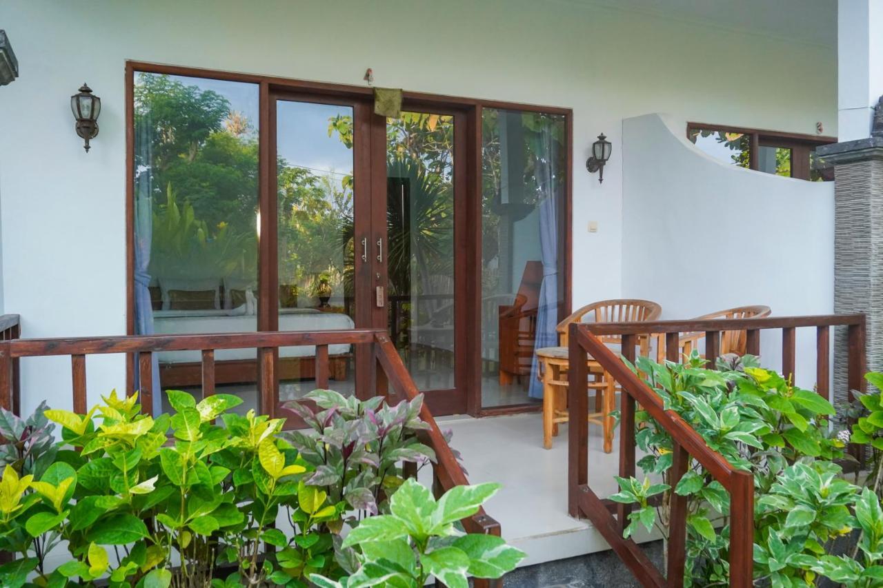 Pemuntalan Guesthouse レンボンガン島 エクステリア 写真