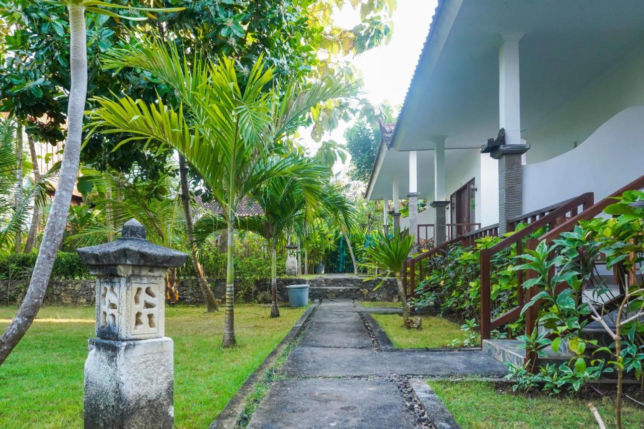 Pemuntalan Guesthouse レンボンガン島 エクステリア 写真