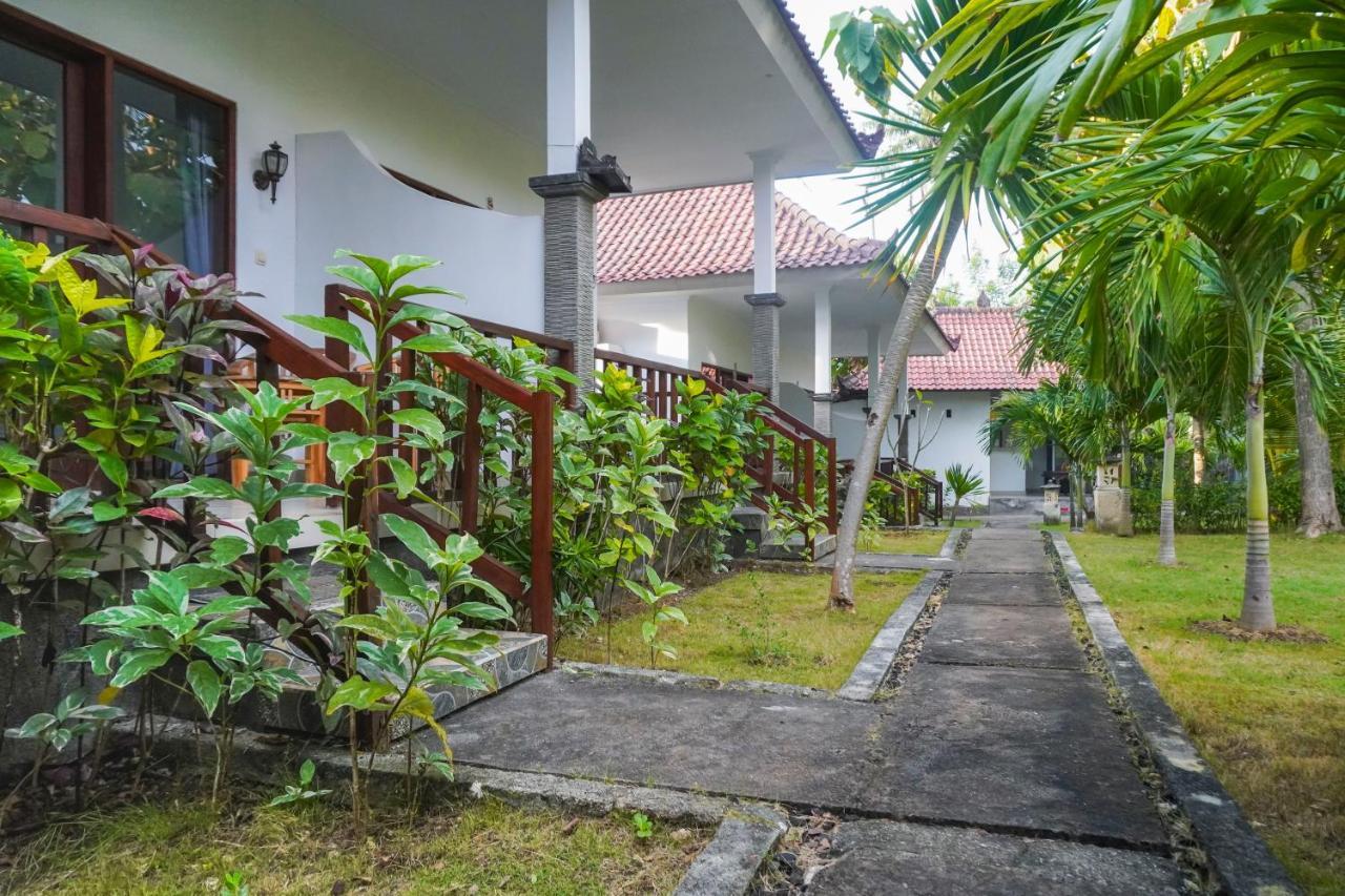 Pemuntalan Guesthouse レンボンガン島 エクステリア 写真