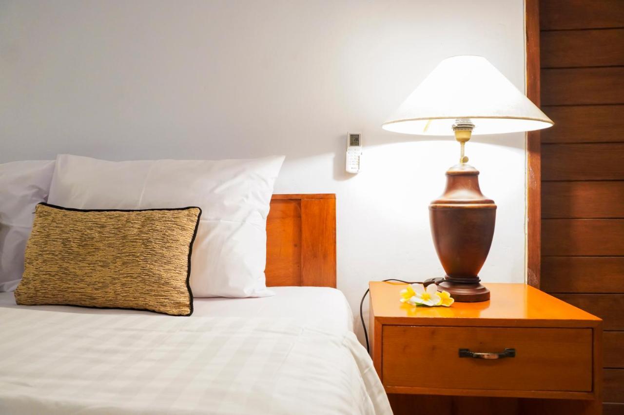 Pemuntalan Guesthouse レンボンガン島 エクステリア 写真