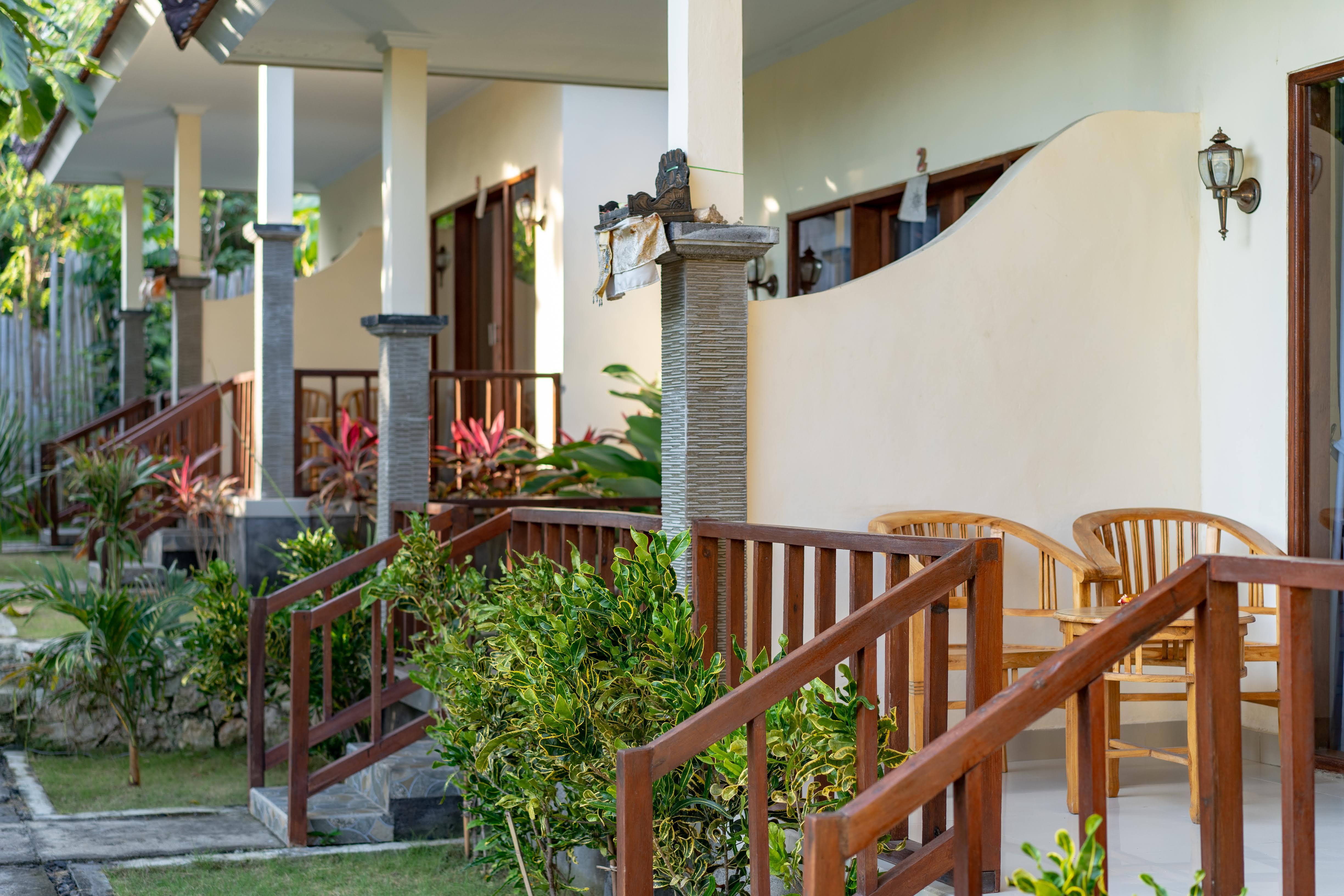 Pemuntalan Guesthouse レンボンガン島 エクステリア 写真