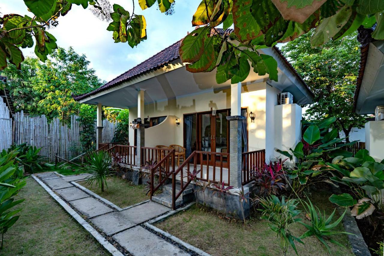 Pemuntalan Guesthouse レンボンガン島 エクステリア 写真