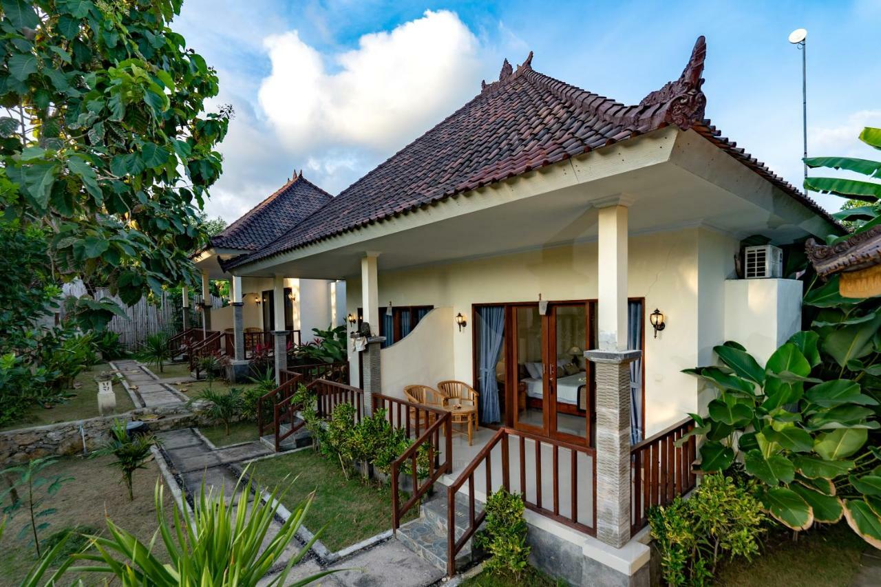 Pemuntalan Guesthouse レンボンガン島 エクステリア 写真