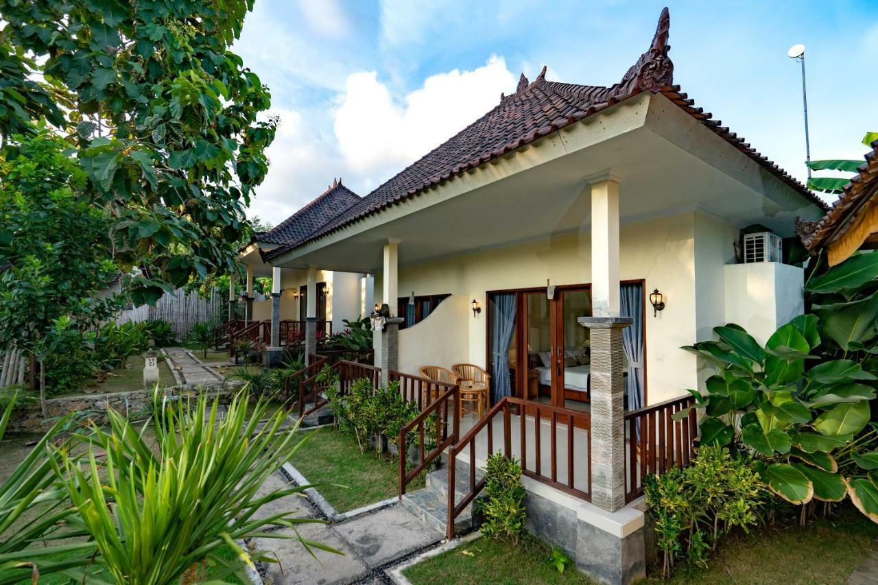 Pemuntalan Guesthouse レンボンガン島 エクステリア 写真