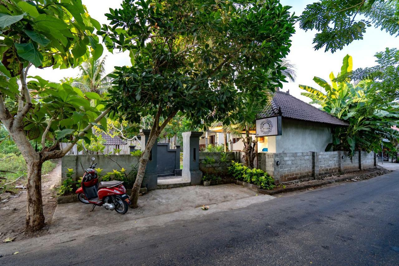 Pemuntalan Guesthouse レンボンガン島 エクステリア 写真