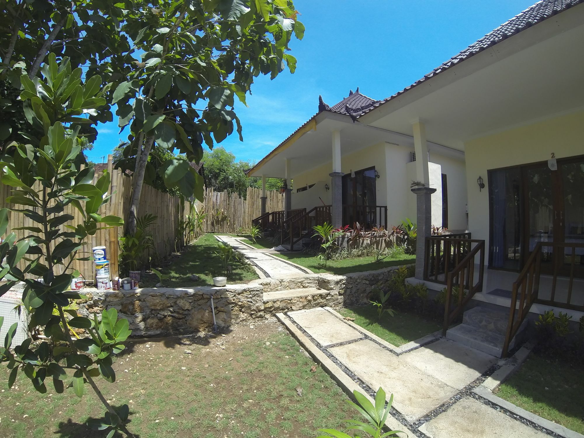 Pemuntalan Guesthouse レンボンガン島 エクステリア 写真